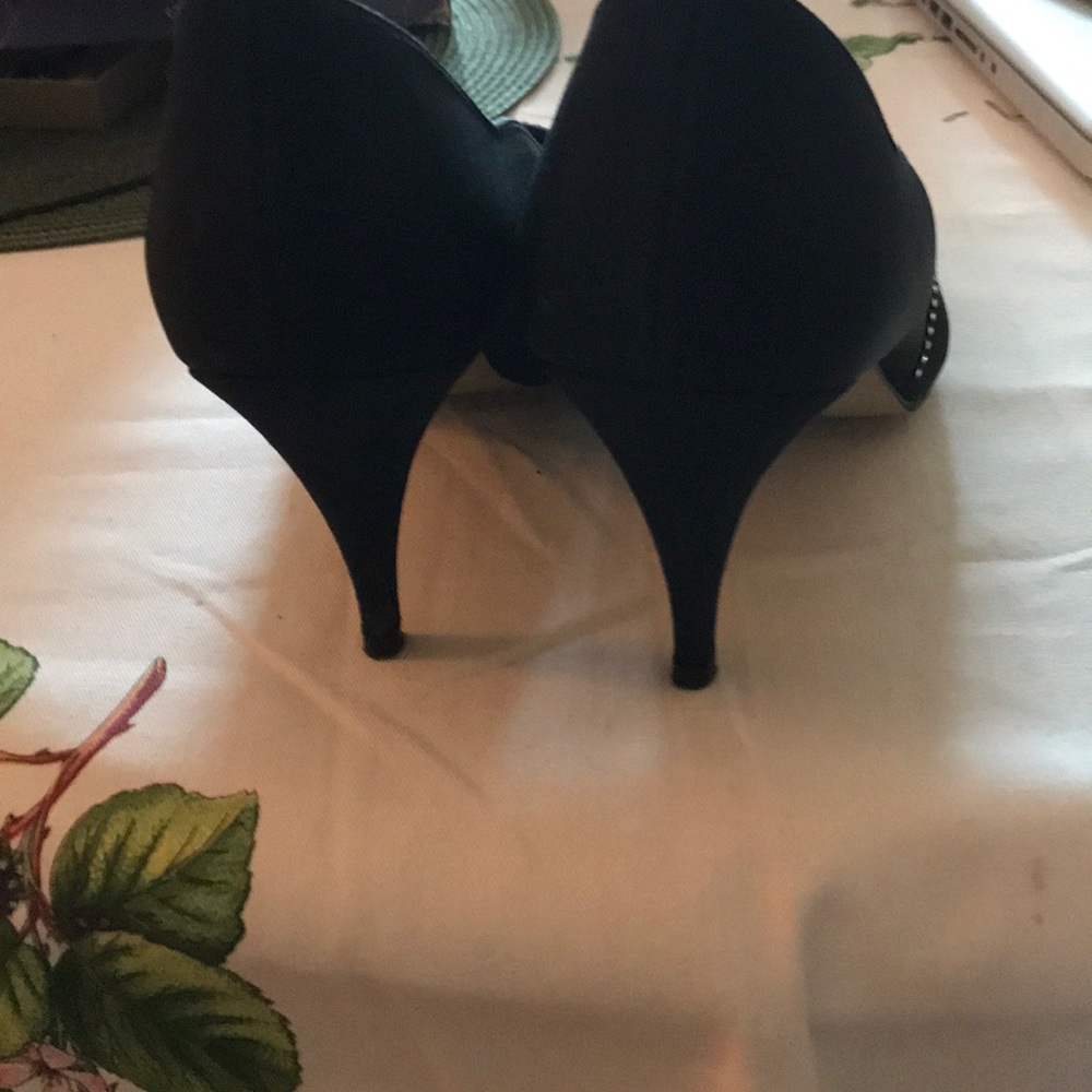 Black heels - Picture 4 of 7